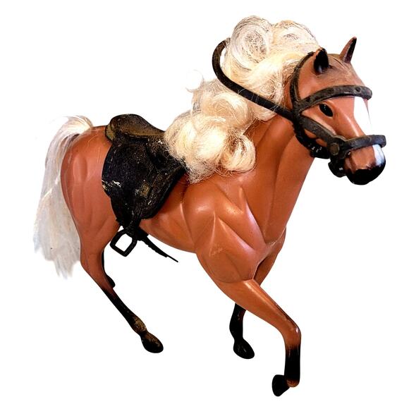 8" Vintage Beautiful Palomino Model Horse W/Rooted Mane & Tail ~Bridle & Saddle - Picture 1 of 10